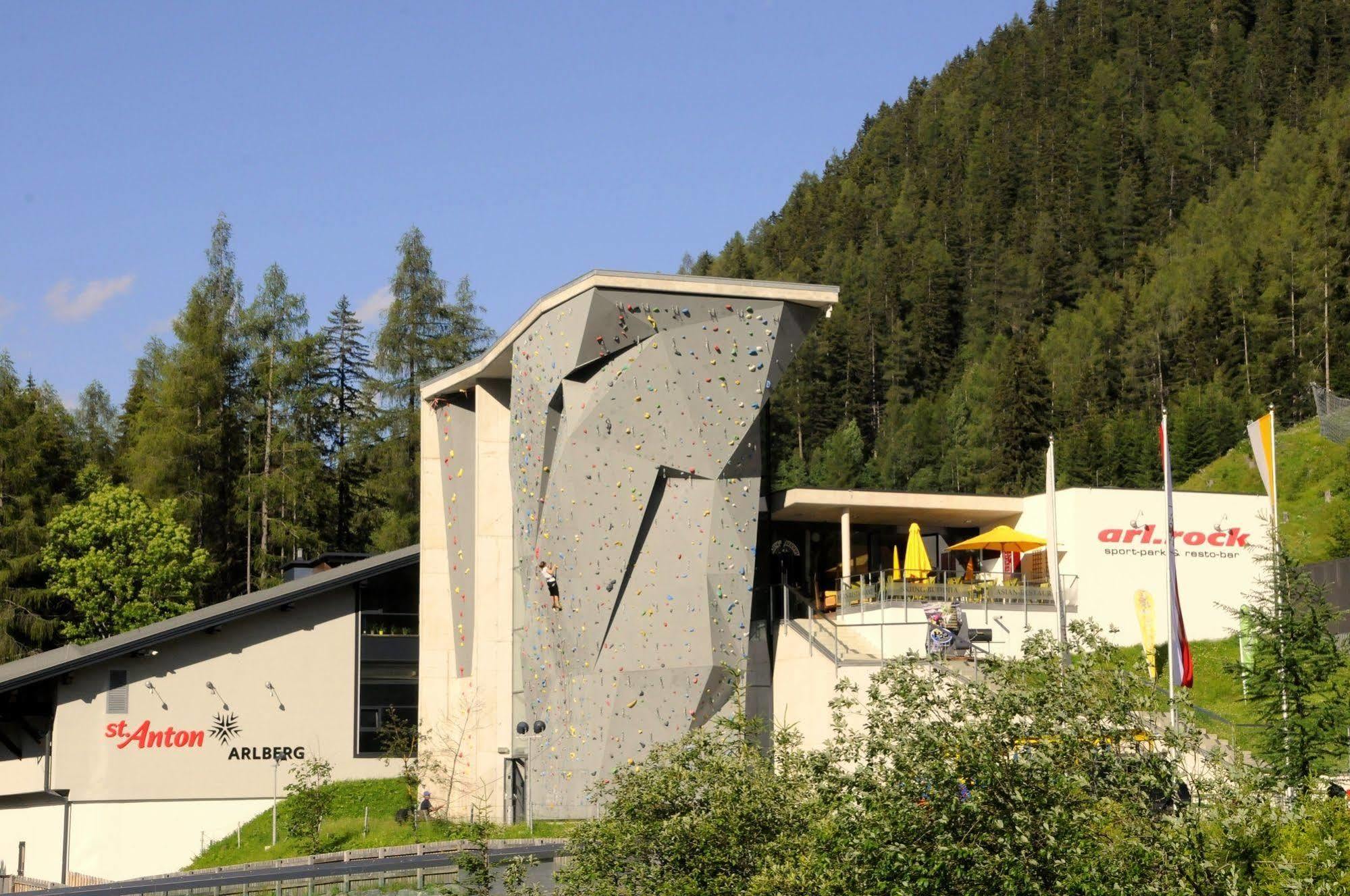 Pension Helvetia Sankt Anton am Arlberg Extérieur photo